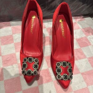 Big Tree. Red Satin High-Heel Pumps. New!